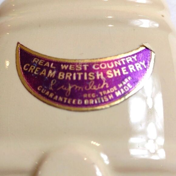 Three Small Ceramic Flasks Sealed Vintage - Picture 8 of 11